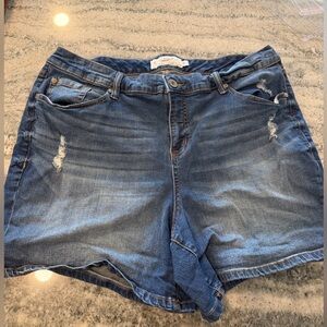 Torrid Casual Blue Distressed Women's Jean Shorts Size 20